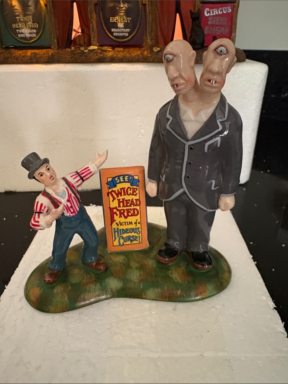 Department 56 Halloween Travis Louie Otherworldly Circus House & Sideshow Stars - Picture 10 of 17